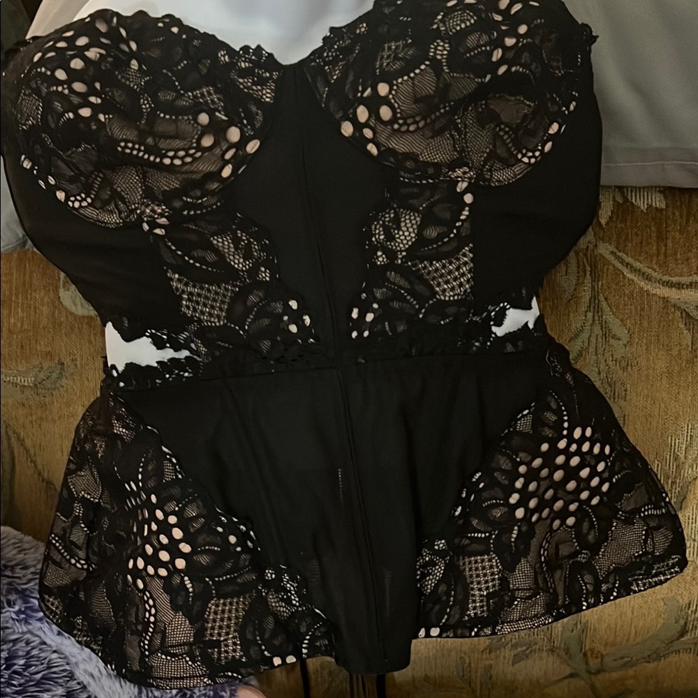 Victoria’s Secret Elegant Black Lace Bustier @ thong